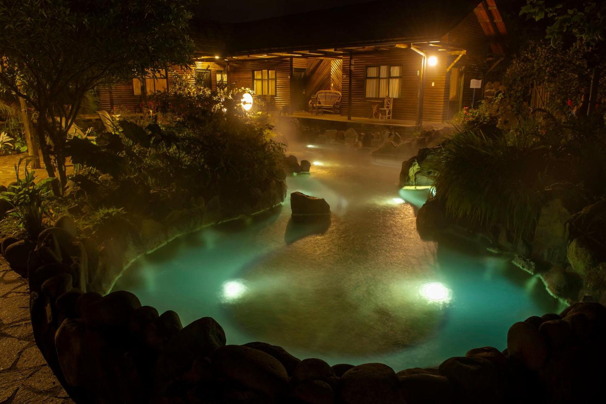 Termas De Papallacta Exterior foto A hot spring in Japan