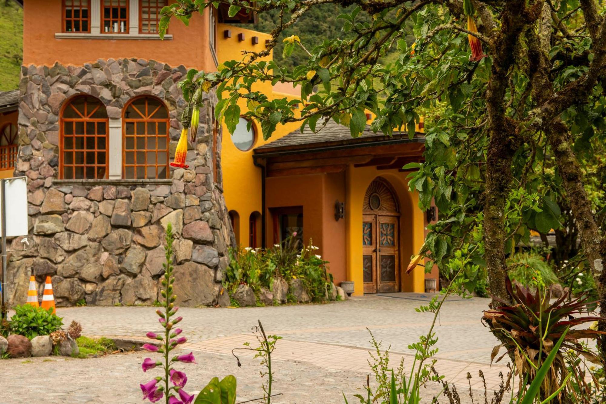 Termas De Papallacta Exterior foto Entrance to the hotel